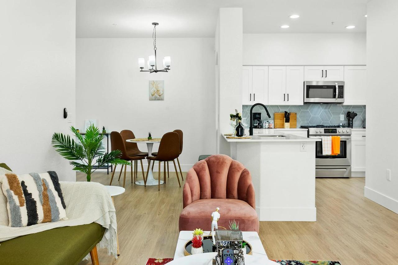 Cozysuites By The Stadium With Pool 10 Apartment Glendale