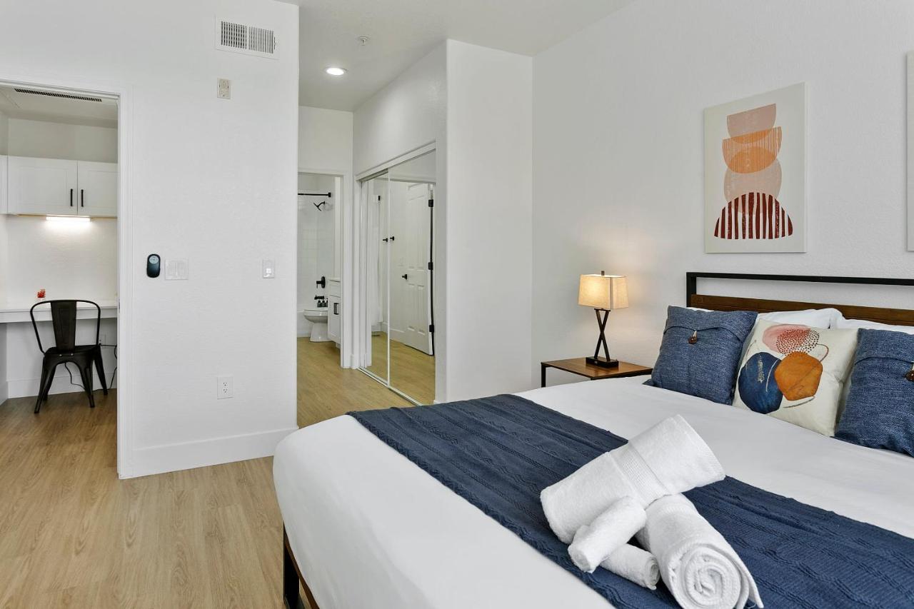 Apartment Cozysuites By The Stadium With Pool 10 Glendale
