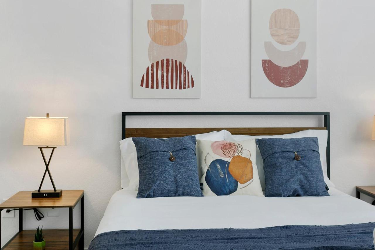 Apartment Cozysuites By The Stadium With Pool 10 Glendale