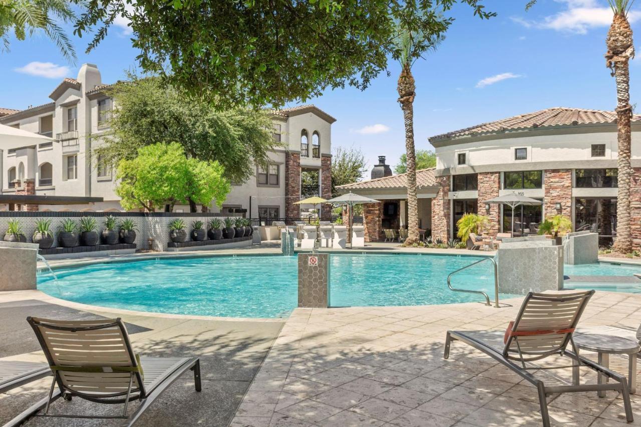 Apartment Cozysuites By The Stadium With Pool 10 Glendale