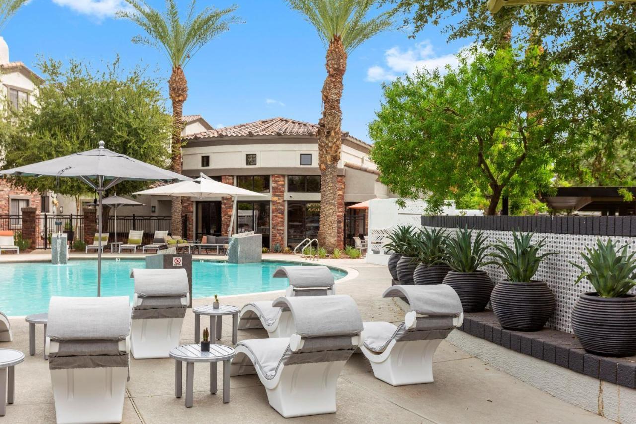 Cozysuites By The Stadium With Pool 10 Apartment